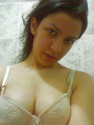 18 year old braces clad cutie Liza Rowe stripping naked if you please